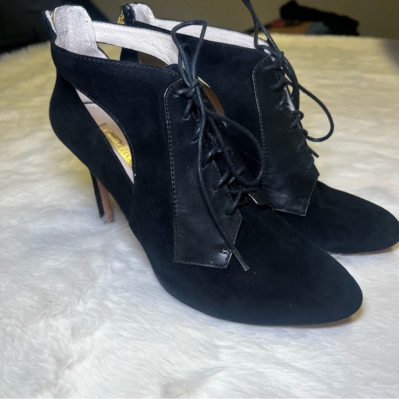 Louise et Cie Lo-Ionia Women's Black Tie‎ Up Bootie Heel size 9 - Picture 1 of 4